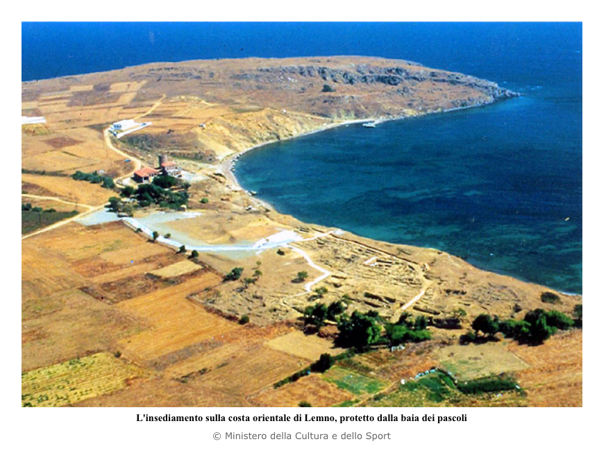 Veduta aerea dell'insediamento archeologico di Poliochni sull'isola di Lemno, Grecia.