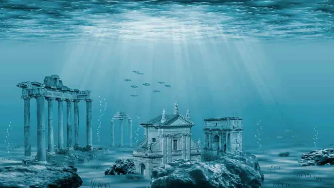 Rovine sommerse di Atlantide con colonne e templi antichi sotto la superficie dell'oceano.